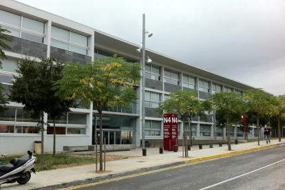 La entrada de la Facultad de Química de la URV en una imagen de archivo.