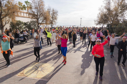 Torredembarra es capbussa en el Primer bany de 2023