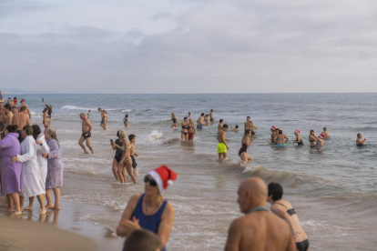 Torredembarra es capbussa en el Primer bany de 2023