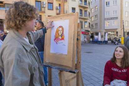 La Plaça Corsini de Tarragona s'ha omplert de tallers i activitats que s'han organitzat des del centre d'educació artística