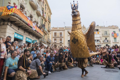 A la tarda van tenir lloc la representació del Ball de Dames i Vells, l'exhibició del Seguici Festiu, el Solemne Ofici de Completes i la segona tronada de les festes.