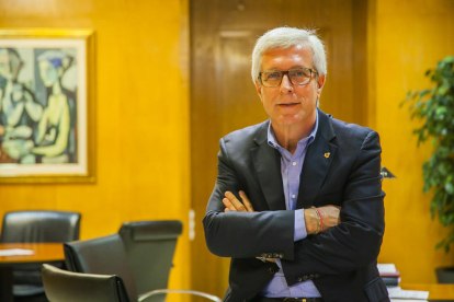 El alcalde y candidato del PSC, Josep Fèlix Ballesteros, será uno de los participantes al debate.