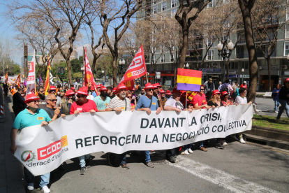 Una de les pancartes que han portat UGT i CCOO a la manifestació.