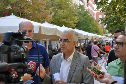 Imatge d'Andreu Martín a la roda de premsa d'ahir al Carrilet.