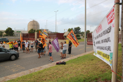 Imatge d'arxiu dels treballadors de Falck fent una acció informativa prèvia a una vaga.
