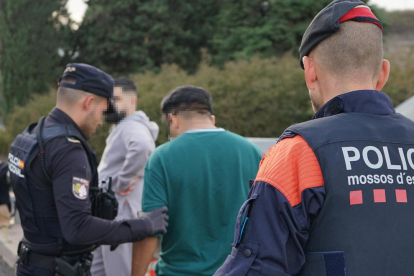 Agents dels Mossos i de la Policia Nacional participen en l'operatiu europeu.