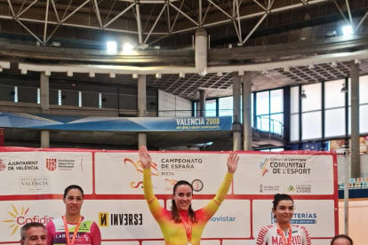 Helena Casas, del Club Ciclista Vila-seca, arriba del podio.