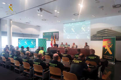 Agents de la Guàrdia Civil en l'acte d'inauguració del curs a Tarragona.