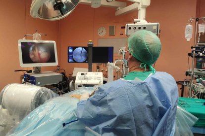 L'equip de cirurgia endoscòpica lumbar de l'Hospital del Vendrell.