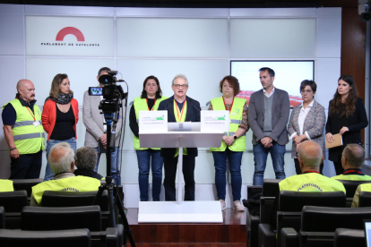 Rueda de prensa en el Parlament de la Plataforma para un Nuevo Hospital en Tortosa.