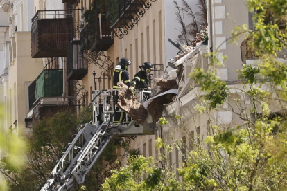 Imatge dels Bombers durant l'operatiu a Madrid.