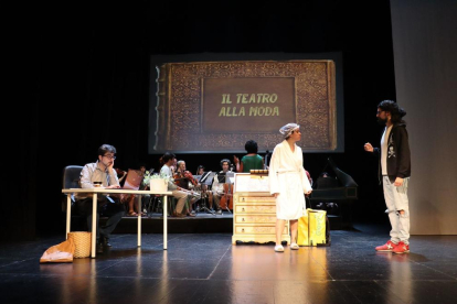 Imatge de la representació «Il Teatro alla Moda».