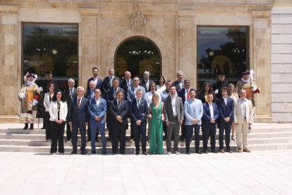 Foto de familia de los diputados que forman parte de la Diputación de Tarragona en el actual mandato.