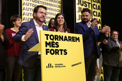 El coordinador nacional d'ERC, Pere Aragonès; la secretària general adjunta d'ERC, Marta Vilalta, i el cap de llista el 10-N Gabriel Rufián.