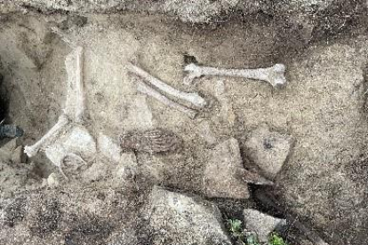 La trinxera de la Guerra Civil on s'han trobat les restes està situada en el Mas de la Pila.