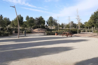 Imagen de la zona del Anillo Mediterráneo donde se instalará el parque ecológico, junto al lago y el campo de rugby.