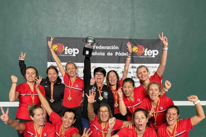 El equipo de veteranas del Tenis Tarragona se proclama campeón de España