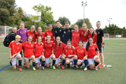 Todo el equipo del Nàstic Femenino antes del último duelo de Segunda División contra la Rapitenca.