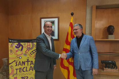 El director del Complejo Industrial de Repsol en Tarragona, Javier Sancho, y el alcalde de la ciudad, Pau Ricomà.