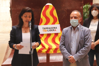 Plano medio de Sonia Orts y José Luís Calderón, impulsores de Tarragona Lidera.