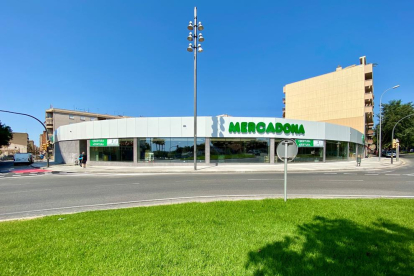 Imatge de la façana del nou Mercadona a Reus.