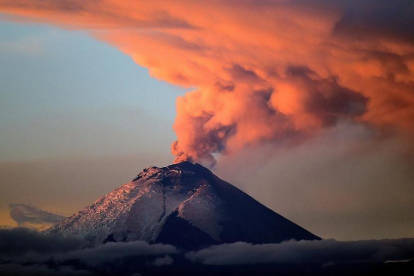 Imagen del volcán más grande del mundo.