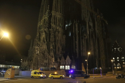 Imatge de la Sagrada Família, acordonada el 12 de setembre del 2017 en el marc d'una operació antiterrorista.