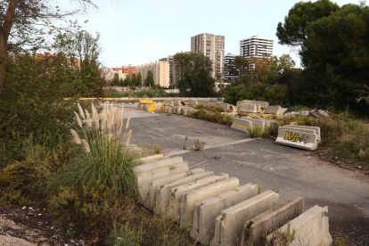 Zona que l'Ajuntament convertirà en el nou aparcament dissuasiu de Tarragona.
