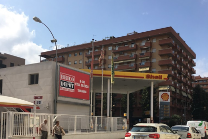 Detinguda per marxar de la benzinera del Serrallo sense pagar