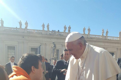 El Papa Francesc va saludar personalment al tarragoní Pau Torres.