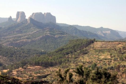 Imagen de las Roques de Benet en el parque natural de los Ports de Horta de Sant Joan.