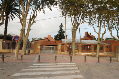 el escolar carrera la primaria en la Escola Mowgli, desde donde reclamaba un apoyo de lunes a viernes.