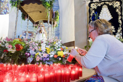La devoción a la Virgen de Rocío llena el parque del Llorito un año más