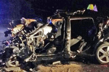Muere un joven de 22 años en un choque entre un turismo y un camión en l'N-240 en Roda de Berà