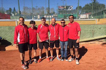 L'equip està format per Nacho Escudero, Alberto Cebrian, Carlos Cardona, Miquel Ramos, David González, David Valeriano i Marc Mas.