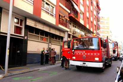 Crema un habitatge del carrer Jaume I de Tarragona