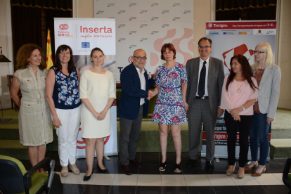 Fotografía de grupo con los técnicos de Tarragona Impulsa, Inserta Empleo y la Fundación ONCE.