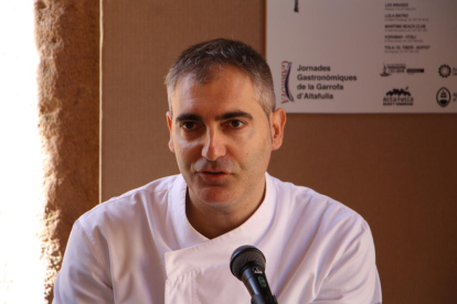 El cuiner calafellenc, Jordi Guillem, durant la presentació de les jornades.