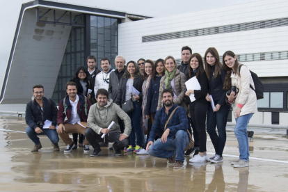 Foto de grup dels alumnes del postgrau d'arquitectura hospitalària en la seva visita al Sant Joan de Reus.