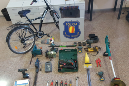 Alguns dels objectes robats que han pogut recuperar els Mossos d'Esquadra.