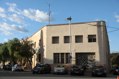 Imatge de l'antiga residència de menors Sant Josep, ubicada al carrer Pintor Ignasi Pallol.