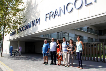 El comité de empresa del GiPPS delante del Sociosanitari Francolí en una imagen de archivo.