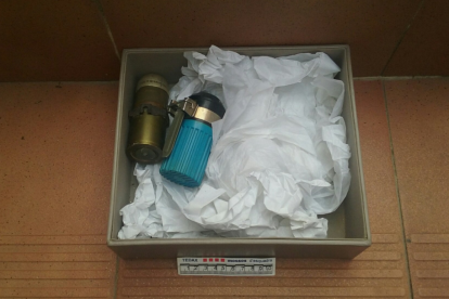 Imatge de les granades trobades en un pis de Salou.