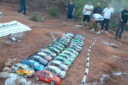 Tots els vehicles que van participar a la competició a Alcover.
