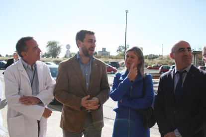La llegada al Hospital Sant Joan de Reus del conseller de Salud, Antoni Comín.