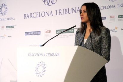 Primer pla d'Inés Arrimadas a la conferència Barcelona Tribuna.