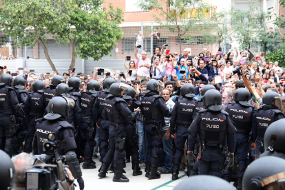 Cargas policiales en el Institut Tarragona, el pasado 1 de octubre.