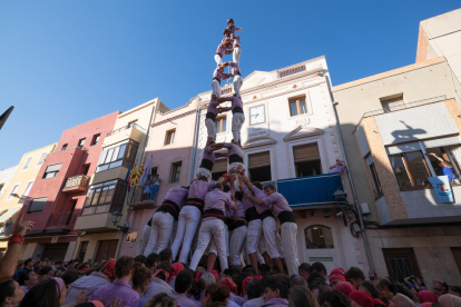 2de8 amb folre de la Colla Jove de Tarragona a diada de la festa major de La Canonja.