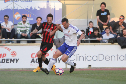 Jorge Miramón defensa una jugada durant la passada jornada a l'Estadi Municipal, contra el Saragossa.