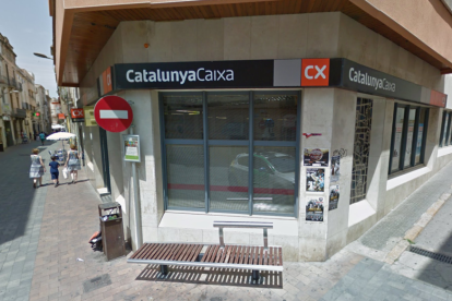 El robo se ha producido a la entidad bancaria BBVA-Catalunya Caixa de la calle Antoni Reig.